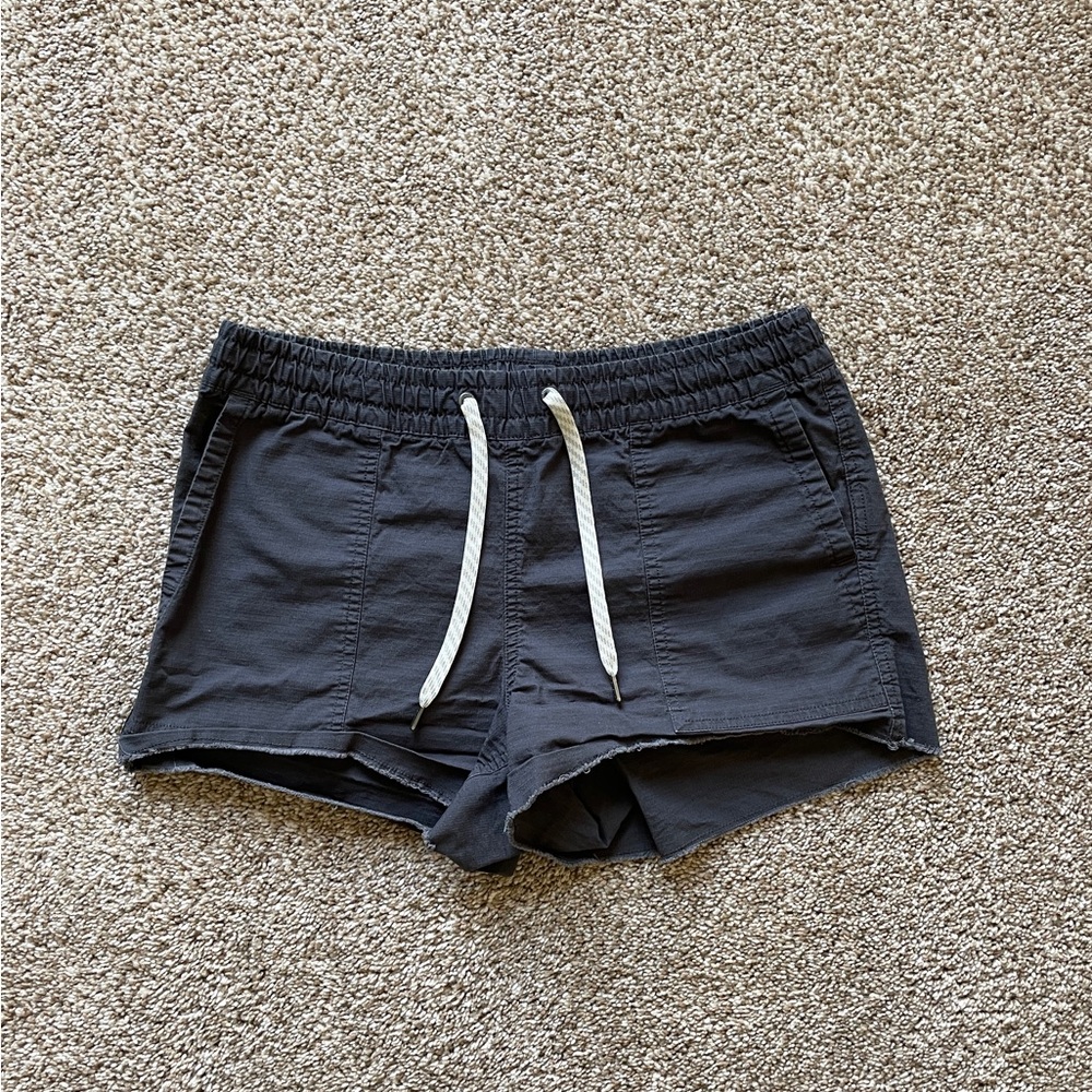 Vuori Ripstop Shorts (Charcoal)